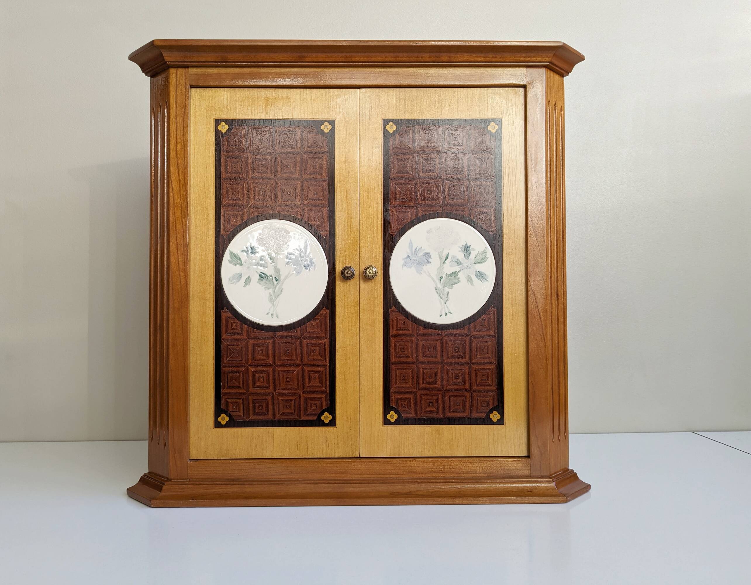 Wall cabinet with inlays, corner cabinet