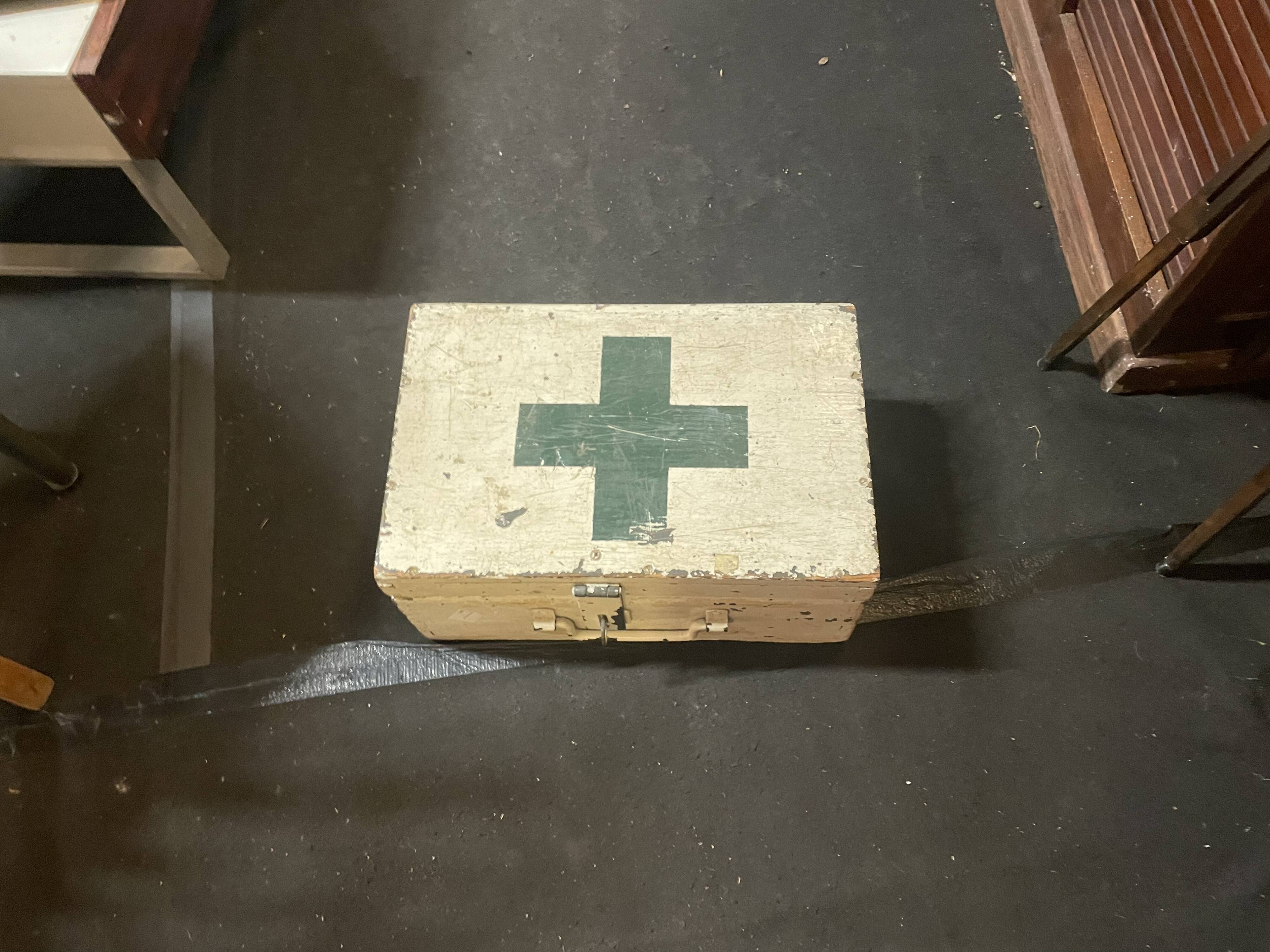 Military briefcase doctor