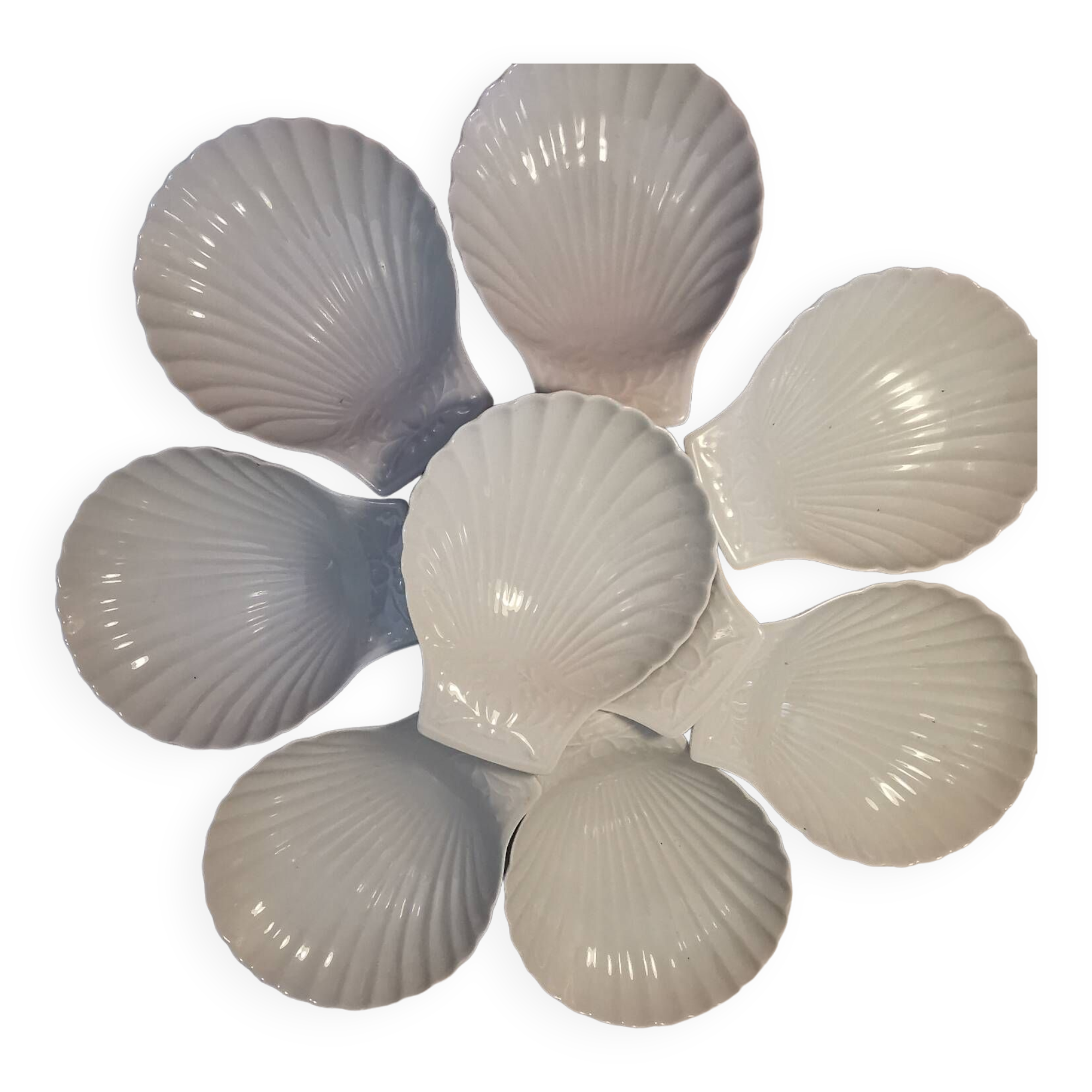 10 small dishes / ramekins / shell-shaped cups. French porcelain
