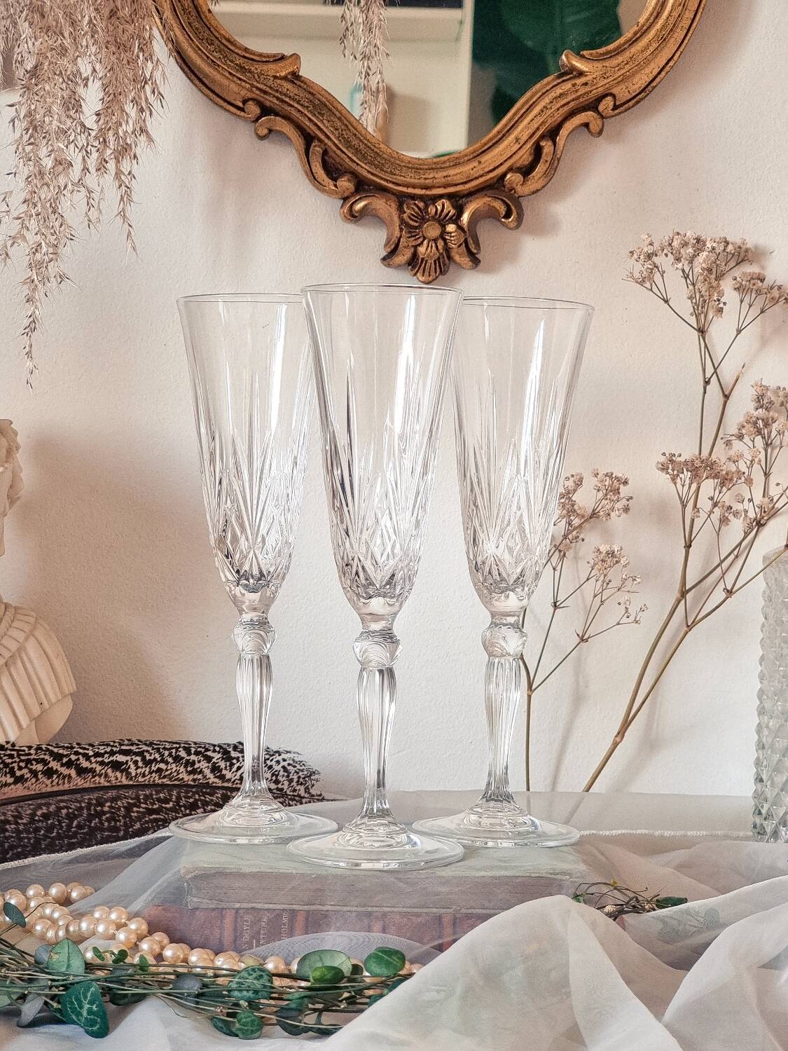 3 crystal Champagne flutes