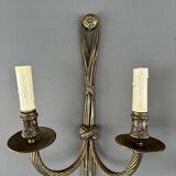 Paire d’appliques murales en bronze doré de style louis xvi, xxe siècle