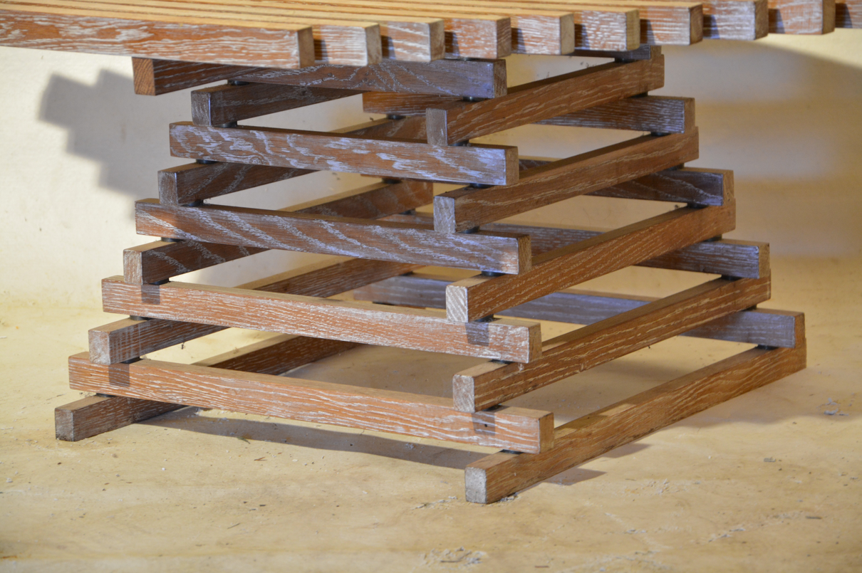 Table ajourée en bois 1980