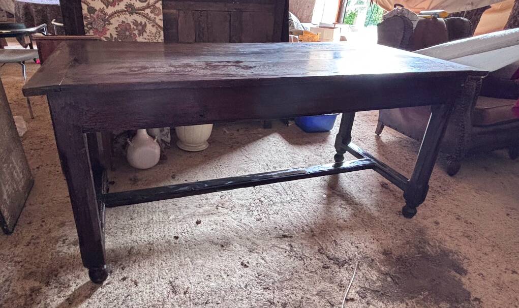 Antique table from the Louis XIII period.