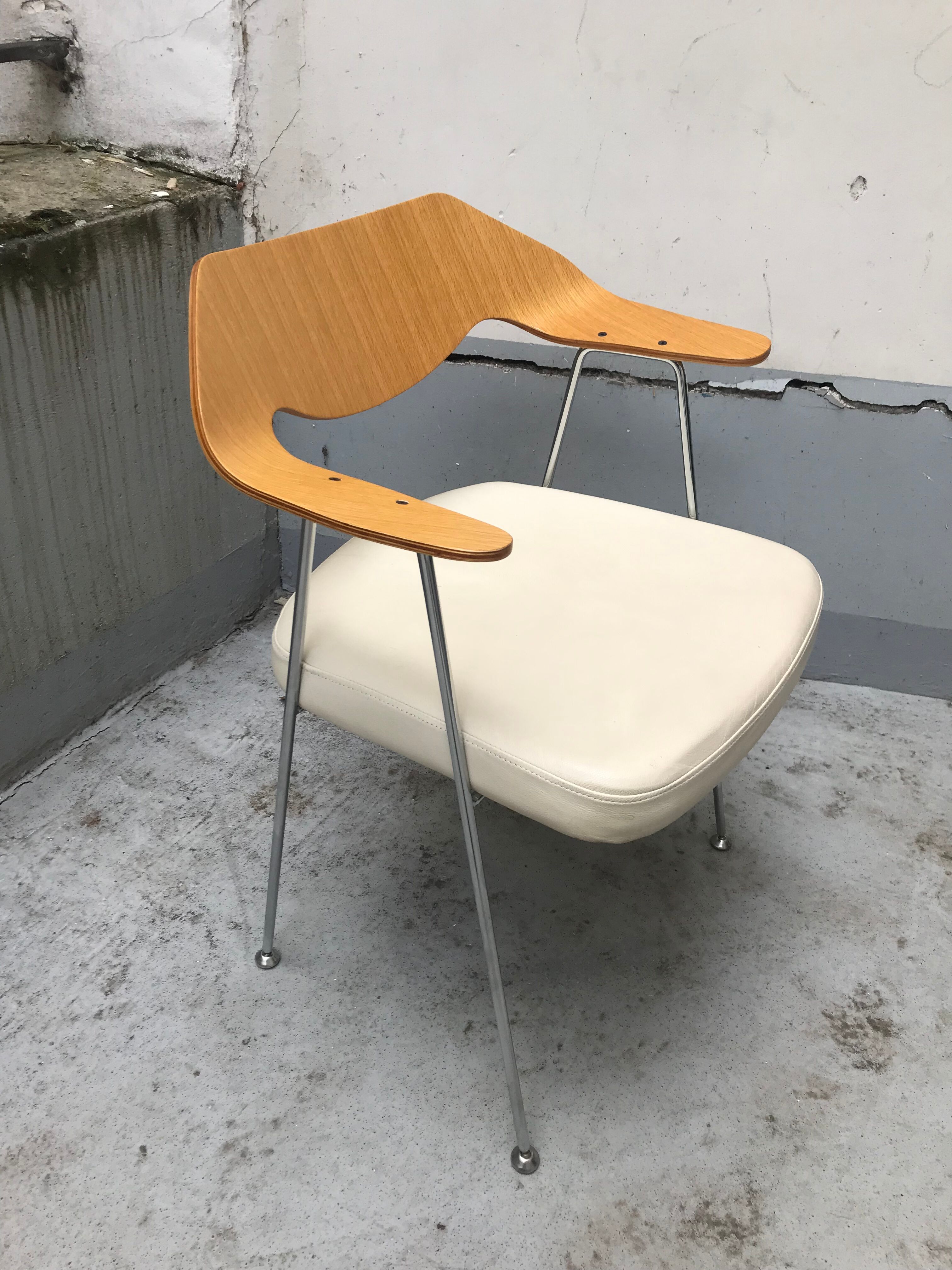 Armchair Robin Day 1980