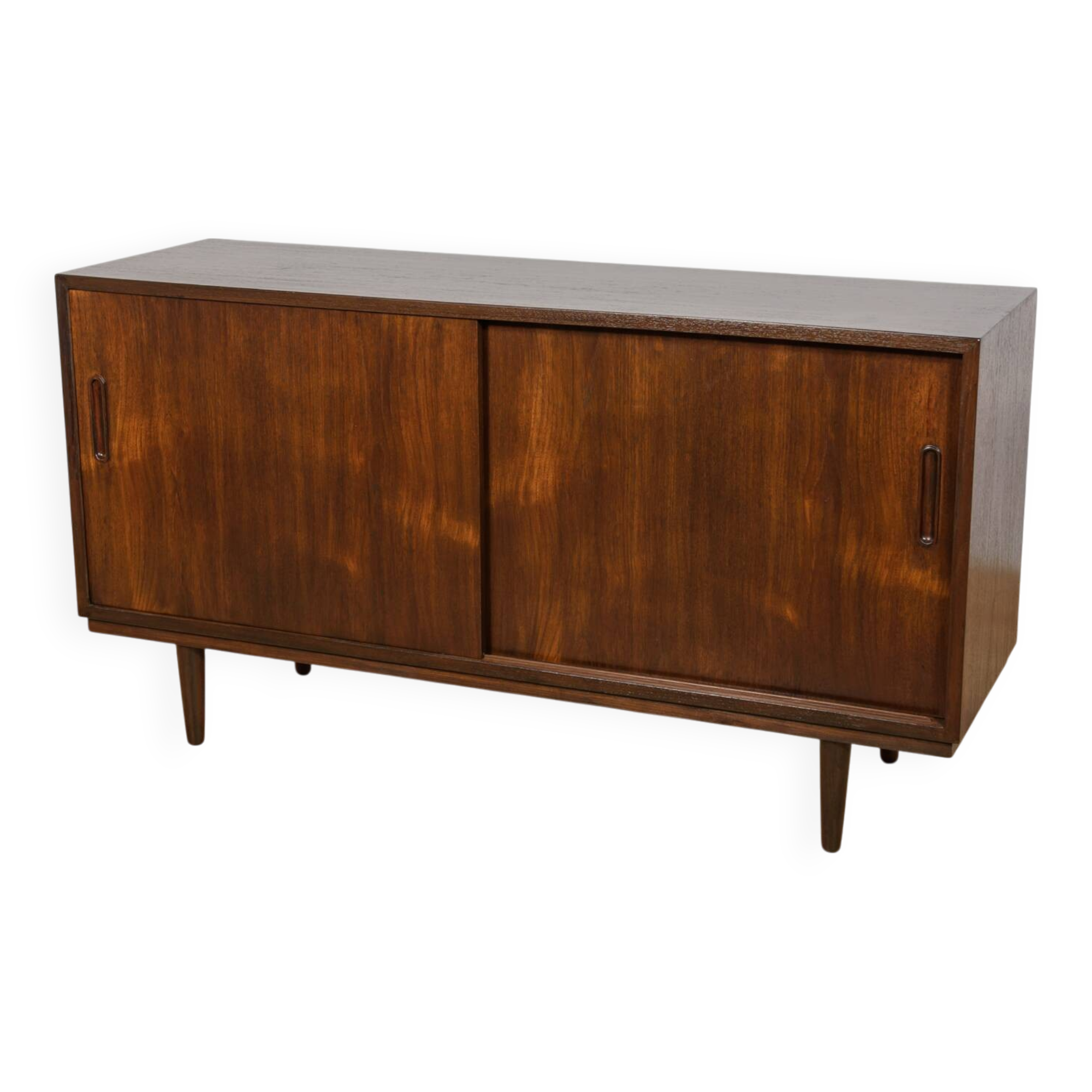 Petit buffet en teck de P. Hundevad pour Hundevad & Co., Danemark, années 1960