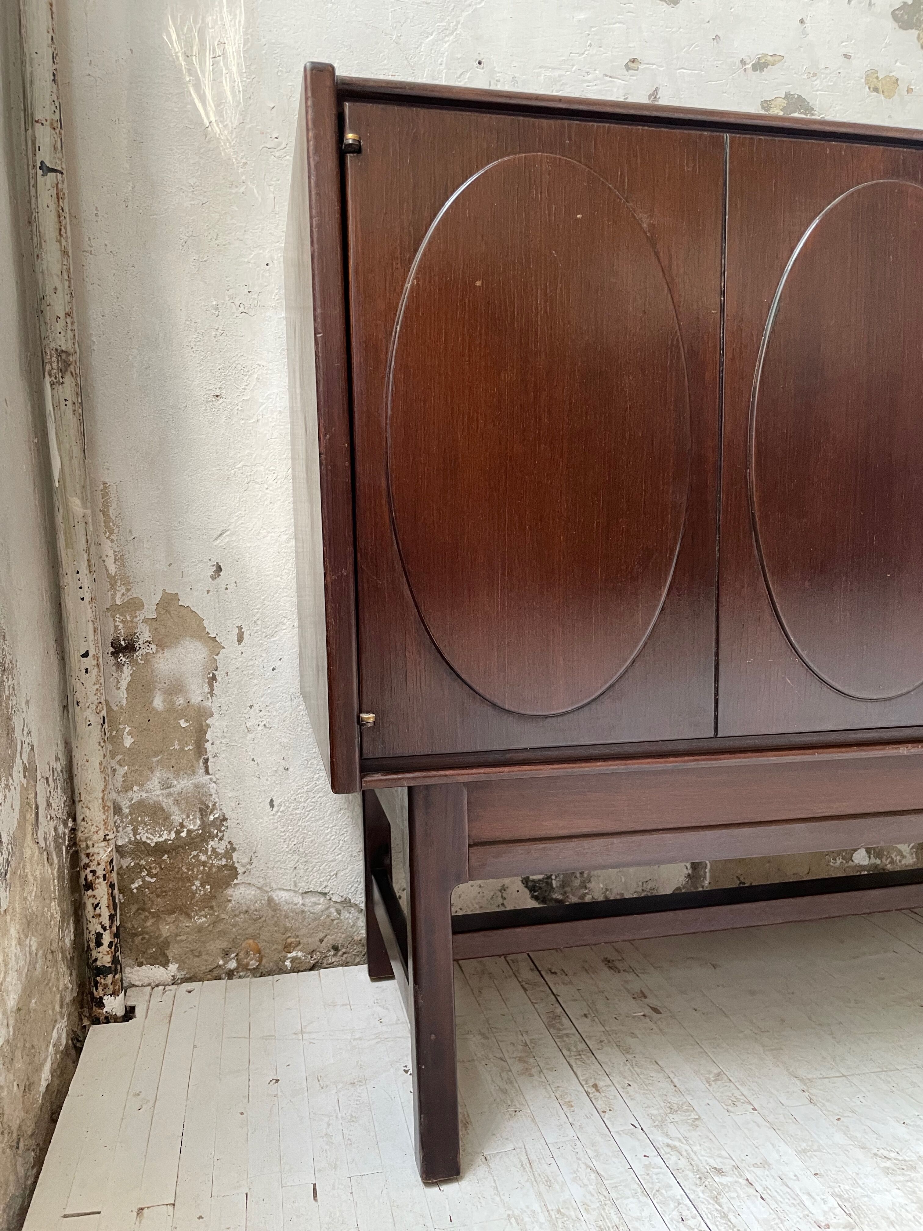 Walnut row Roche Bobois 240 cm