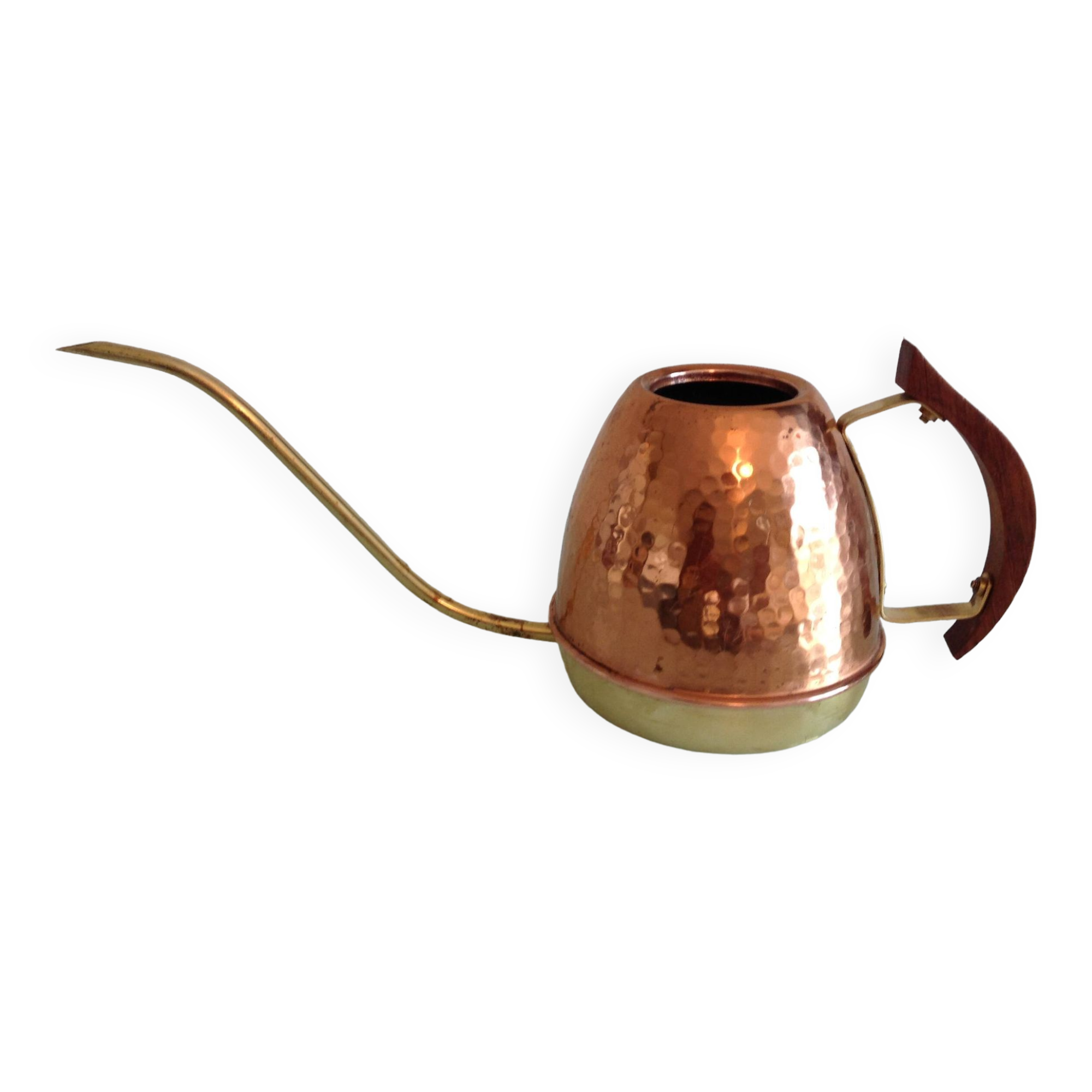 Watering can in hammered red copper and wooden handle/vintage 60s-70s