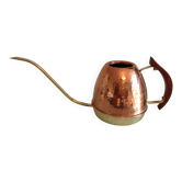 Watering can in hammered red copper and wooden handle/vintage 60s-70s