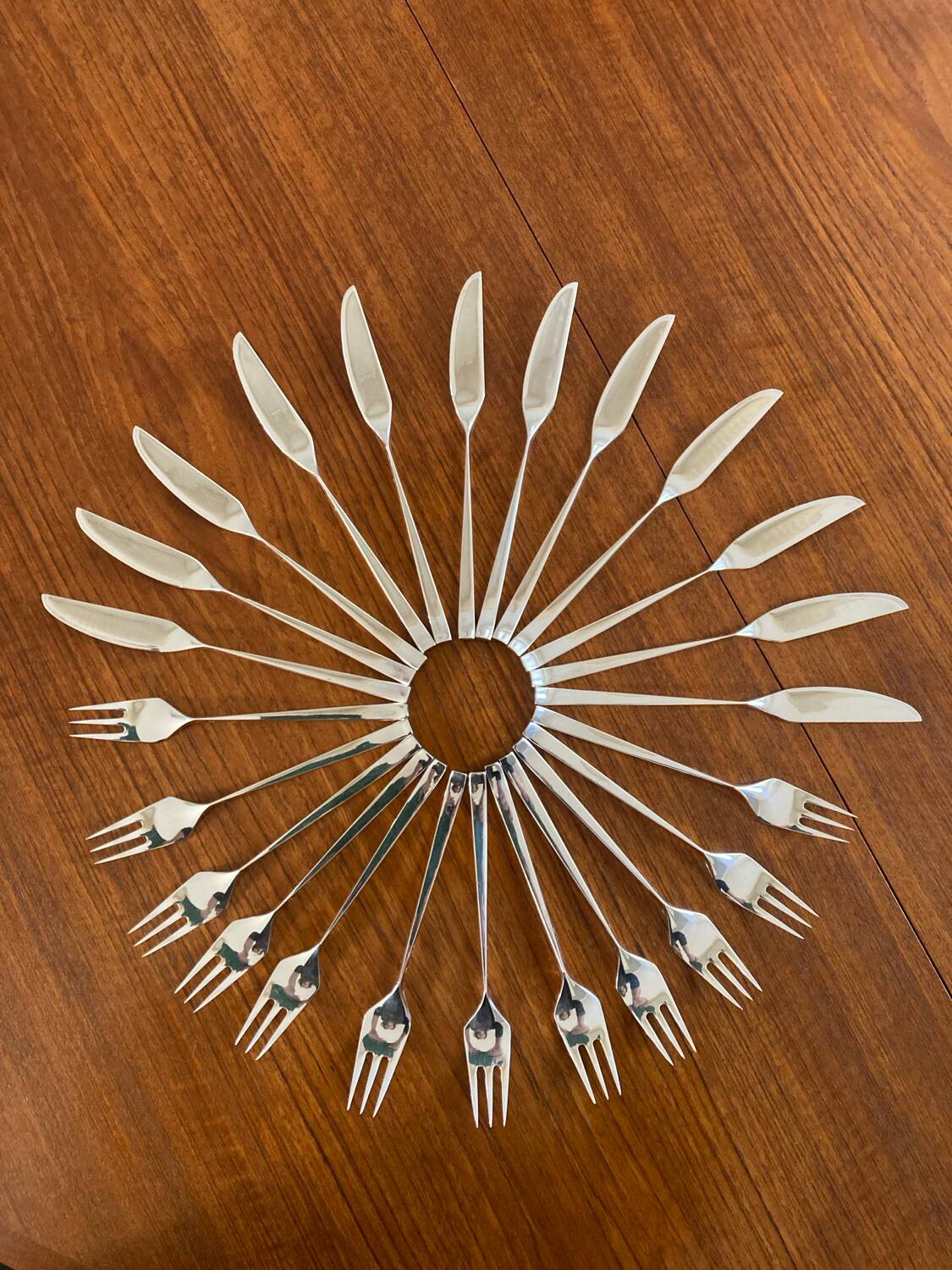 Ercuis Horizon silver metal fish cutlery