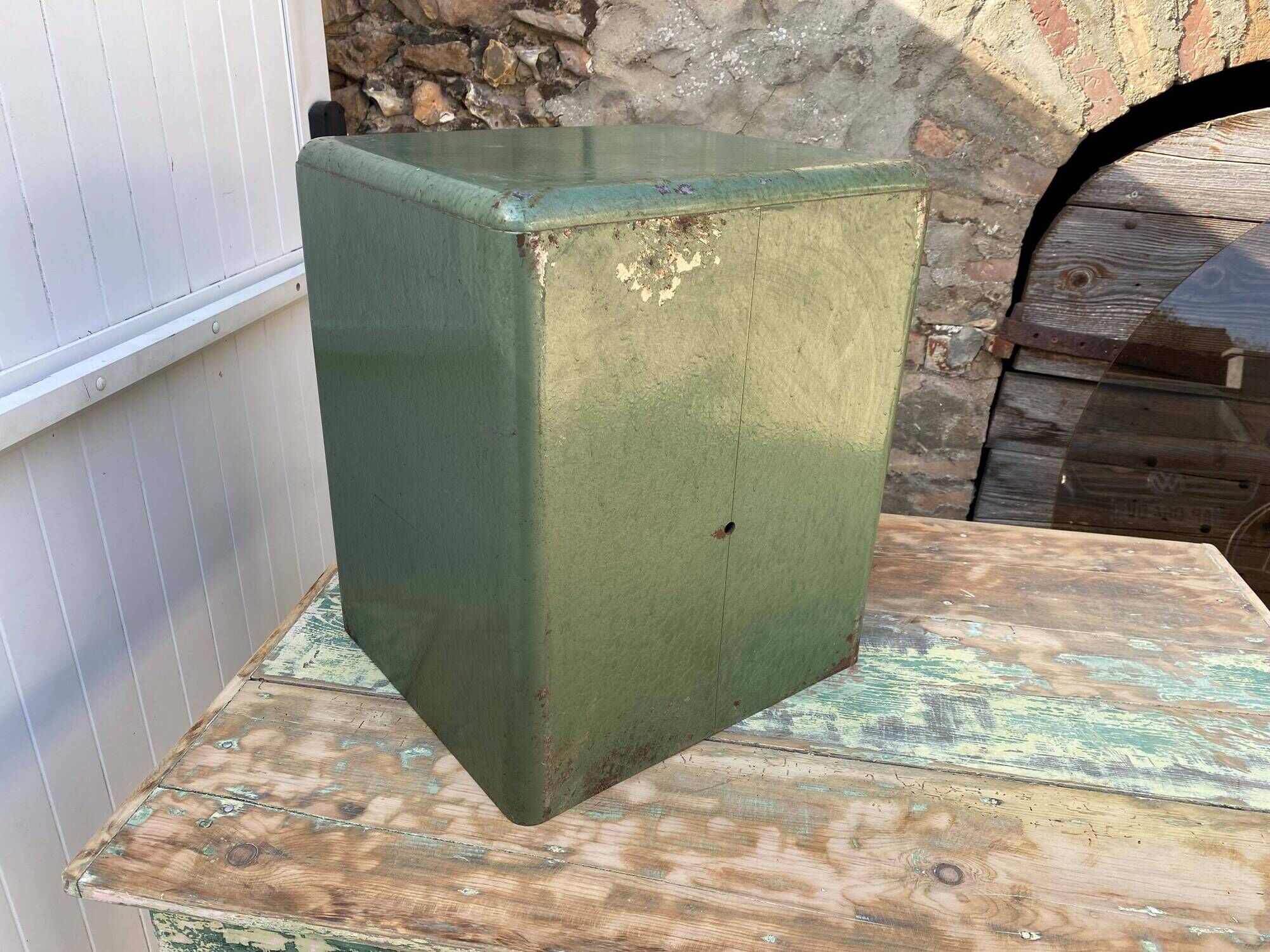 Safe industrial metal furniture brand manufrance 1950