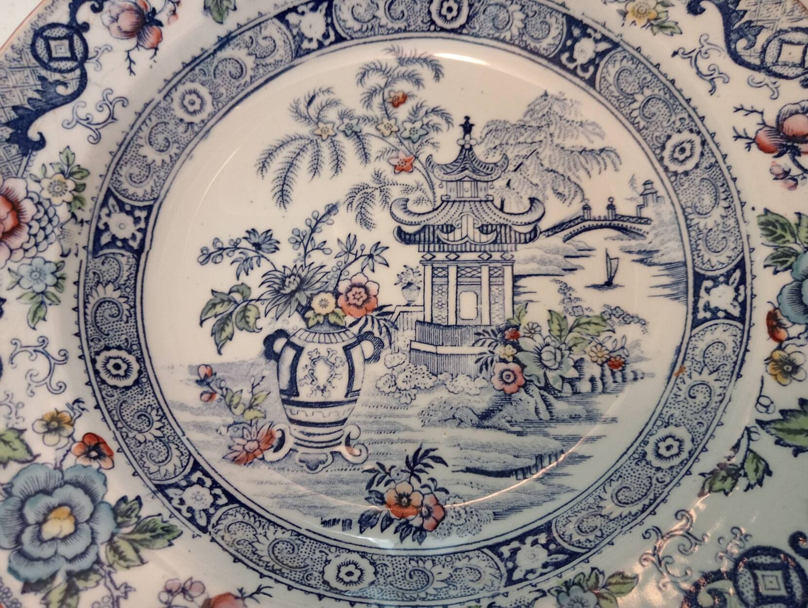 Deep dish Creil and Montereau