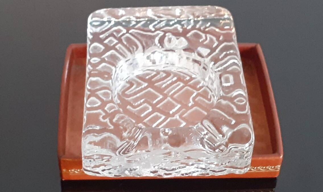 vintage 858g crystal ashtray / pressed mold