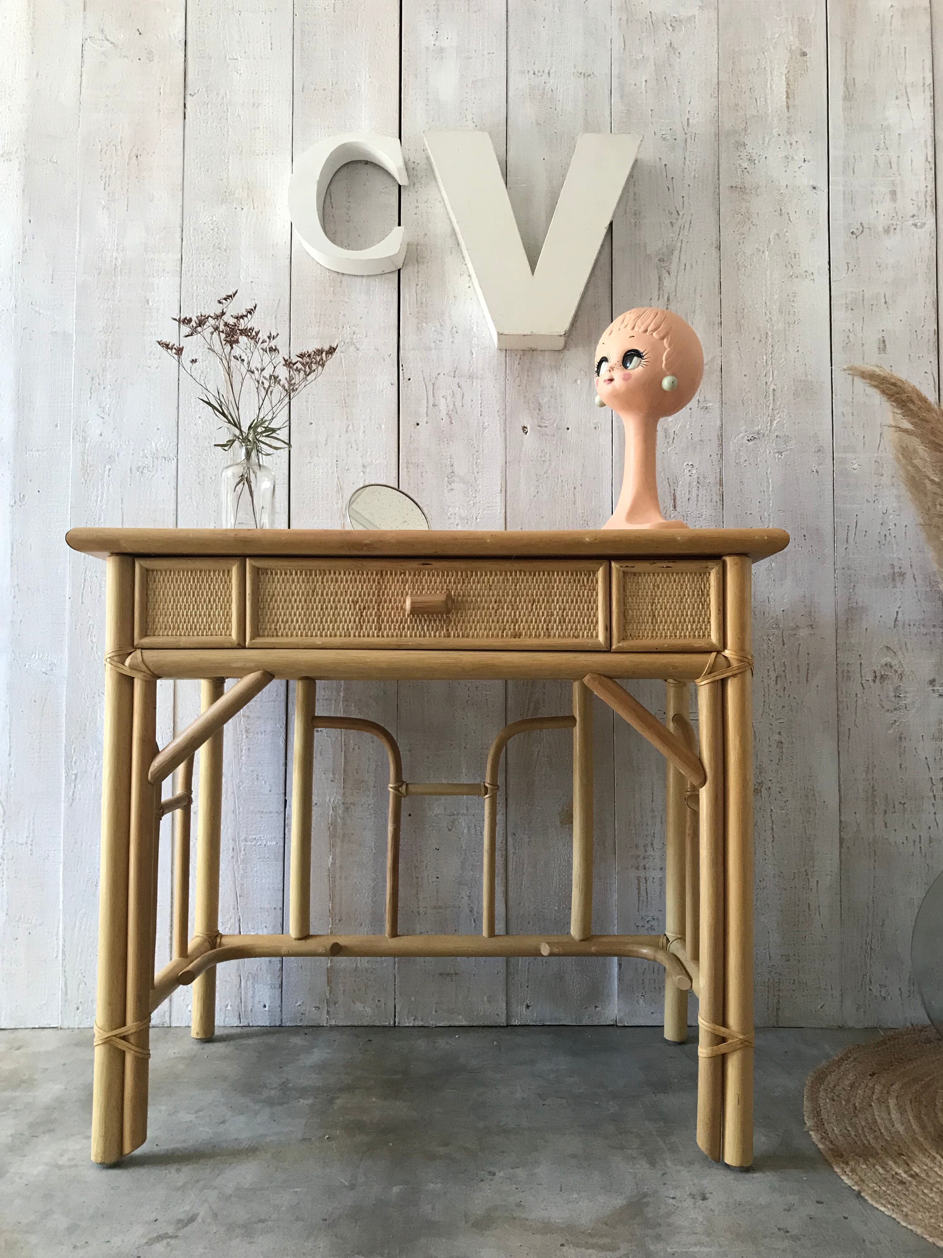 Bureau rotin