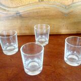Verres anciens à liqueurs