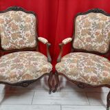 Paire de fauteuils style régence