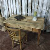 Farm table