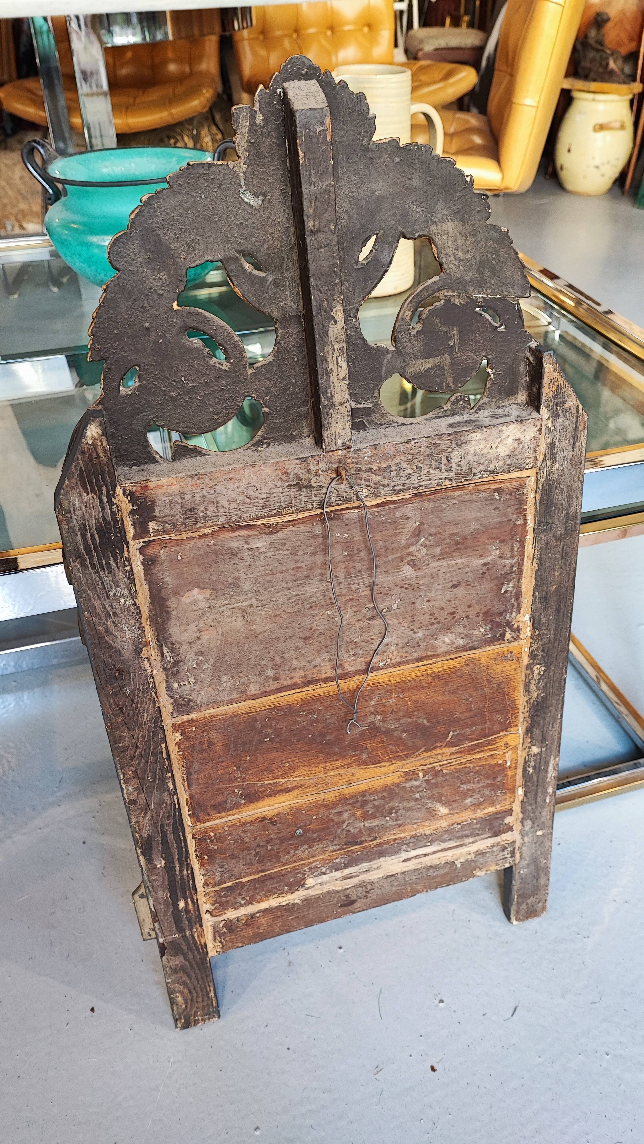 Louis XIV mirror in carved gilded wood, 18th century - 75 cm