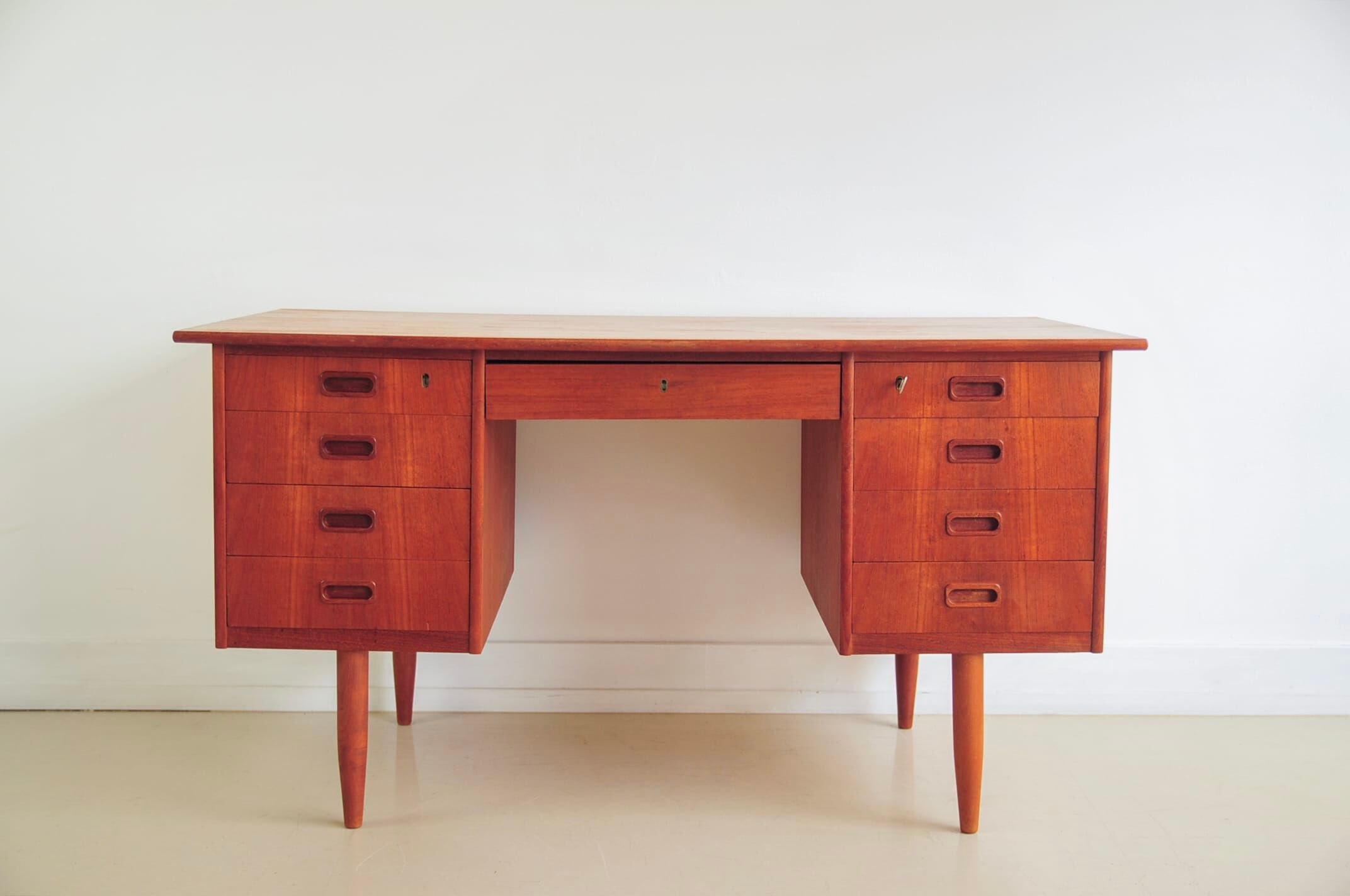 Bureau en teck massif danois vintage