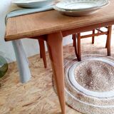 Table scandinave