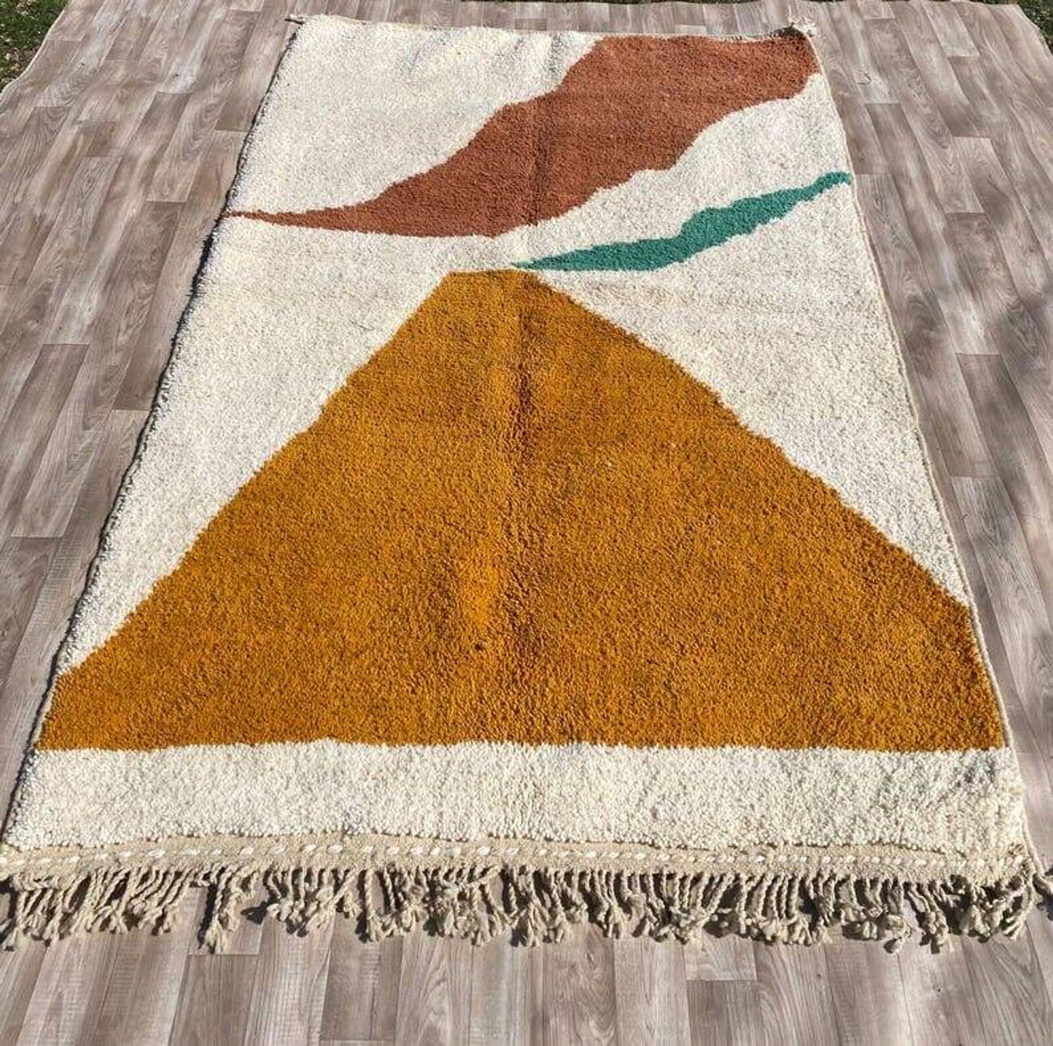 Handmade pure wool rug, size 2/3 m.