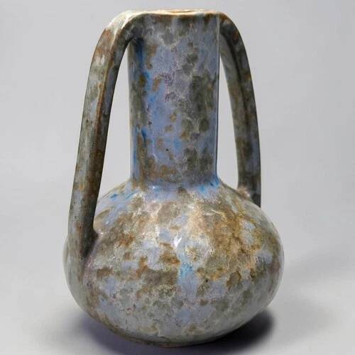 Art ceramic vase by Jean de Veyle, France, circa 1900, iridescent glazed, 16 cm.
