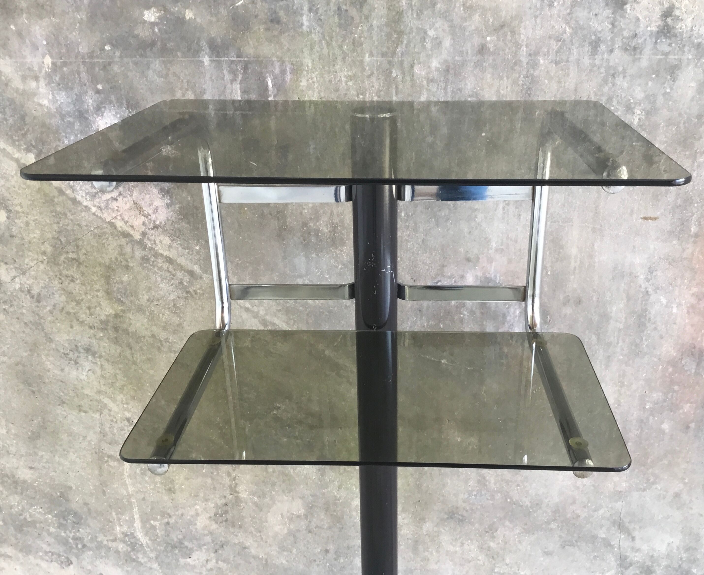 Fifth wheel or sofa end - smoked glasses and marble foot - design 1970