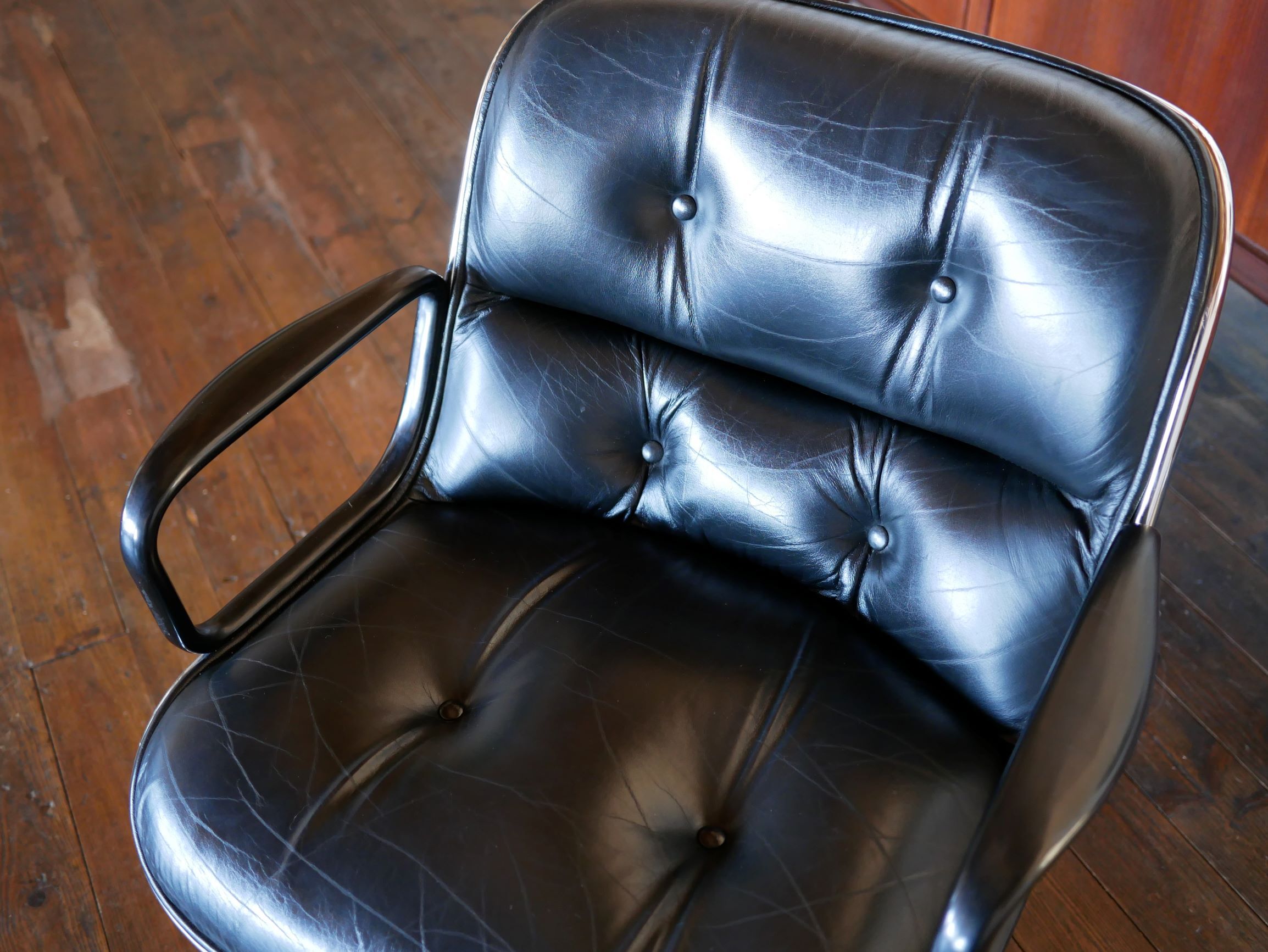 Leather armchair black by Charles Pollock for Knoll International