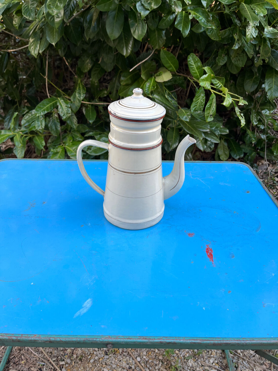 Enamelled coffee maker