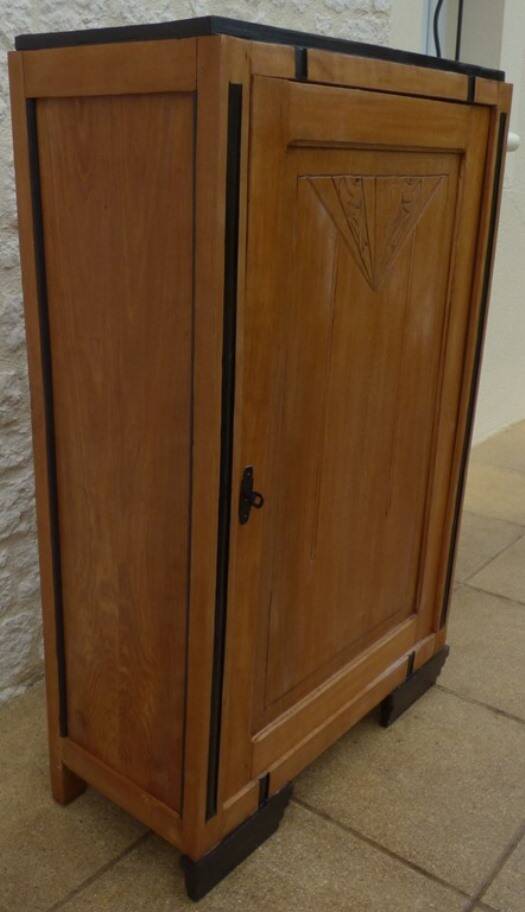 Furniture with an art deco door with 2 solid wood interior shelves – Completely revamped