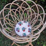 Rattan plant holder