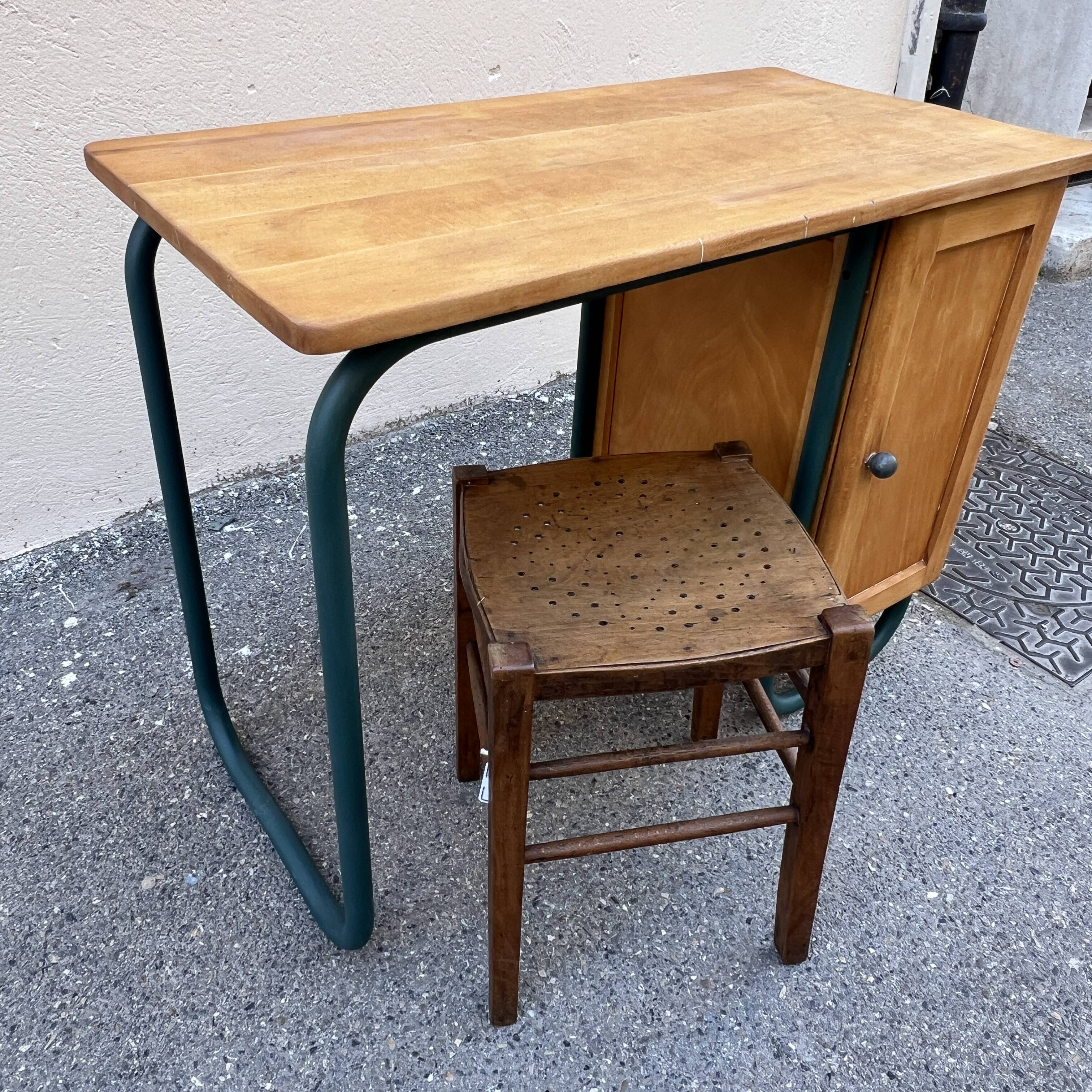 Boarding office spirit Jacques Hitier