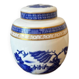Porcelain pot
