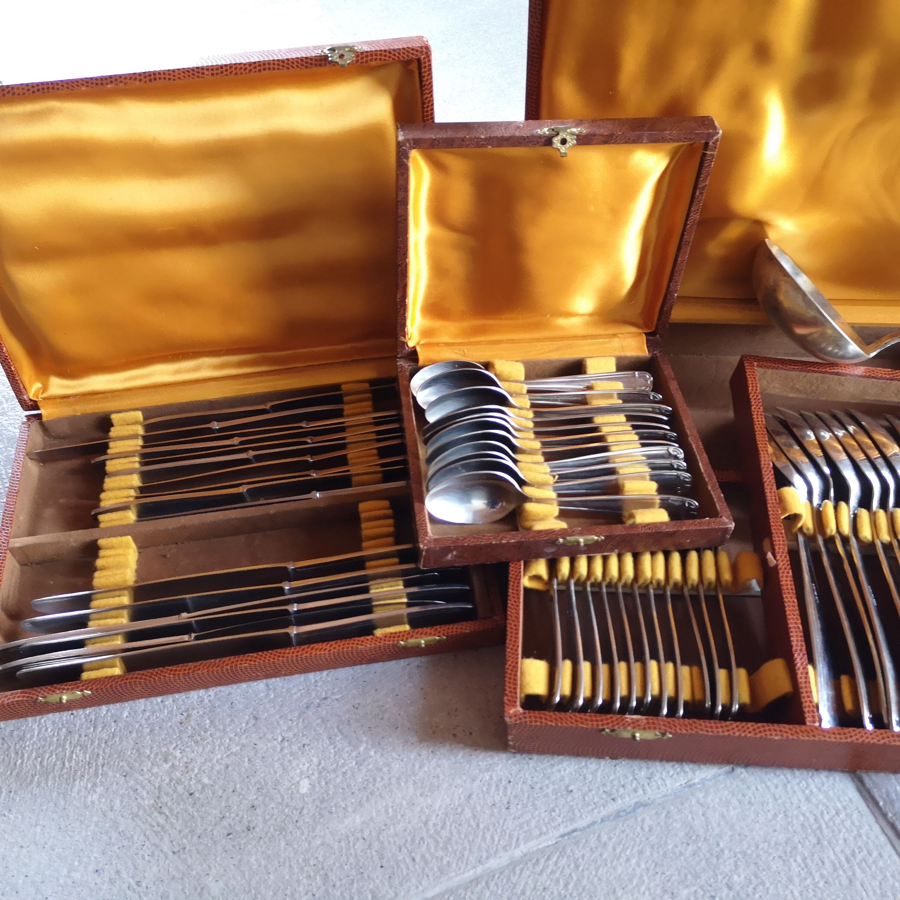 70's stainless steel vintage covers in its original box