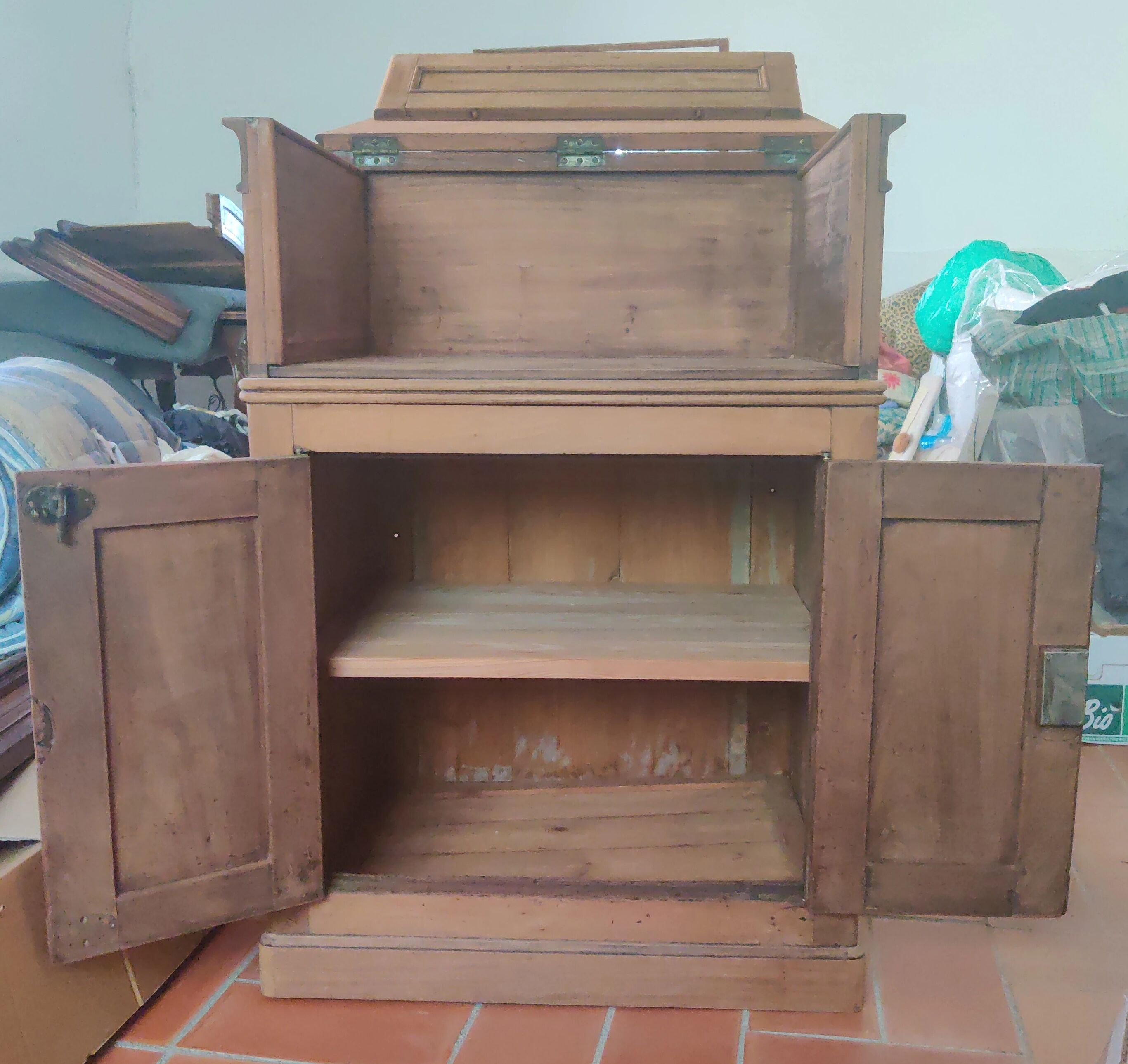 Mahogany toilet furniture