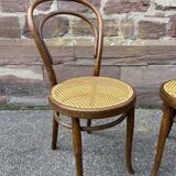 2 curved wood bistro chairs Fischel Thonet Nr 14