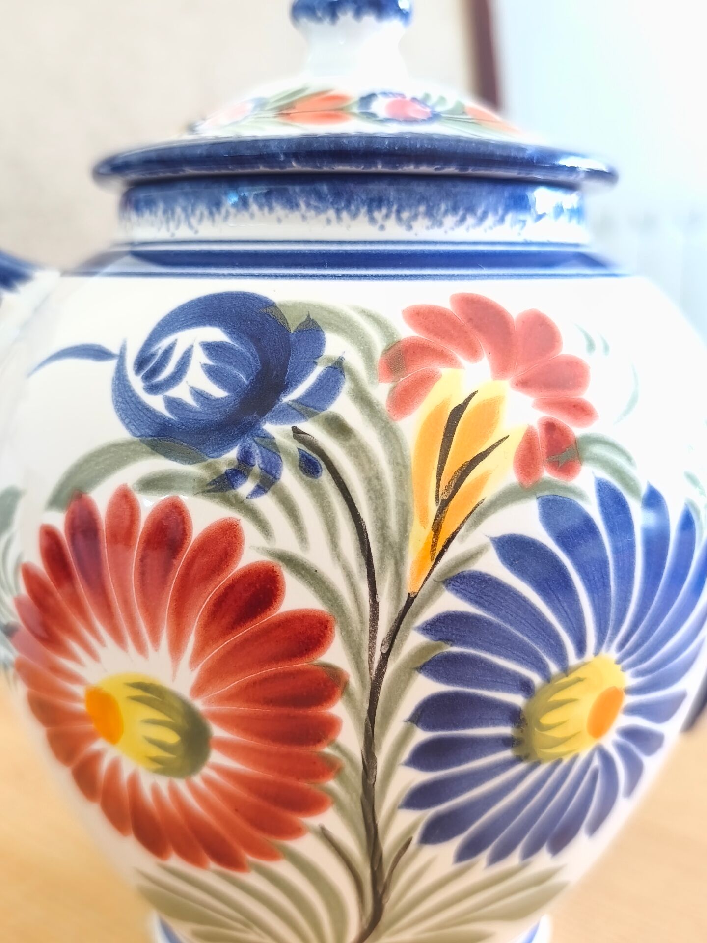 Teapot or coffee pot Henriot Quimper