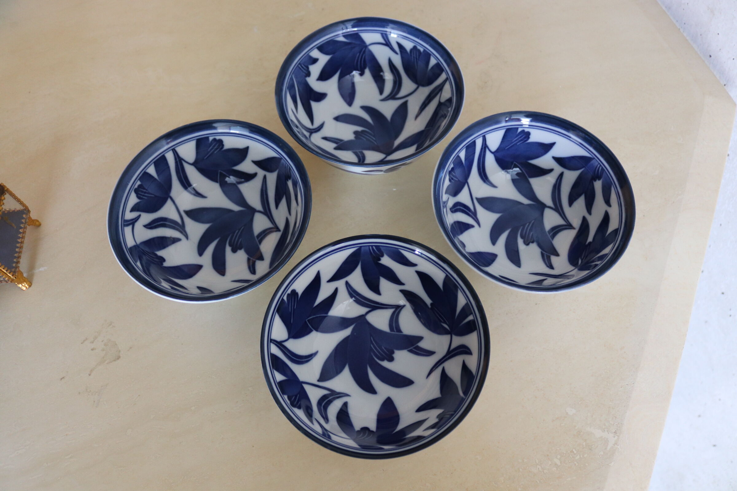 4 vintage asian bowls