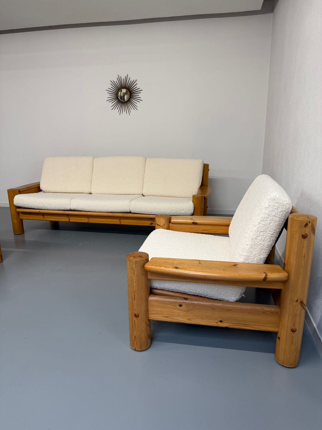 Set of 2 armchairs in solid pine with boucle fabric, 1970s Scandinavian design.