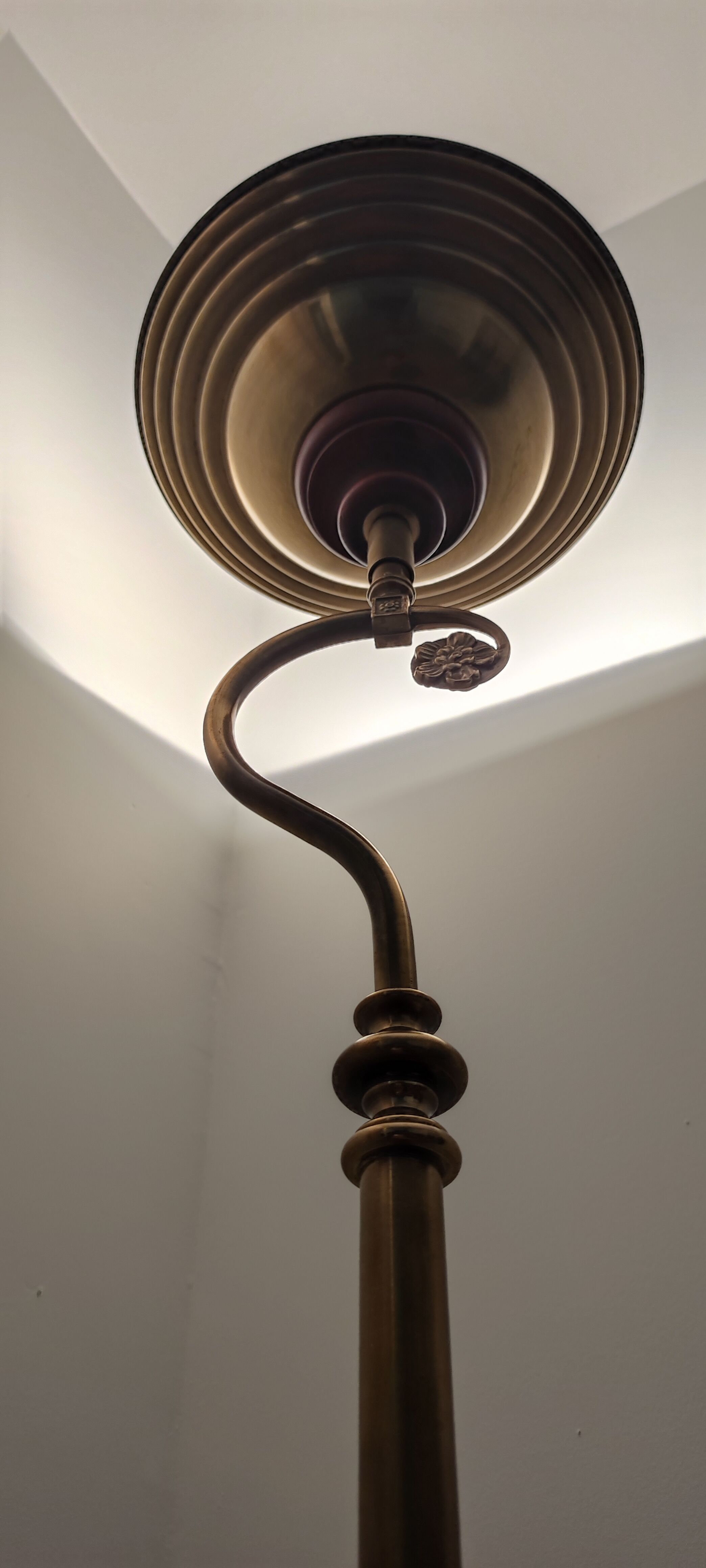 Halogen brass and wood floor lamp