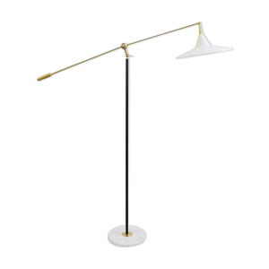 lampadaire en métal