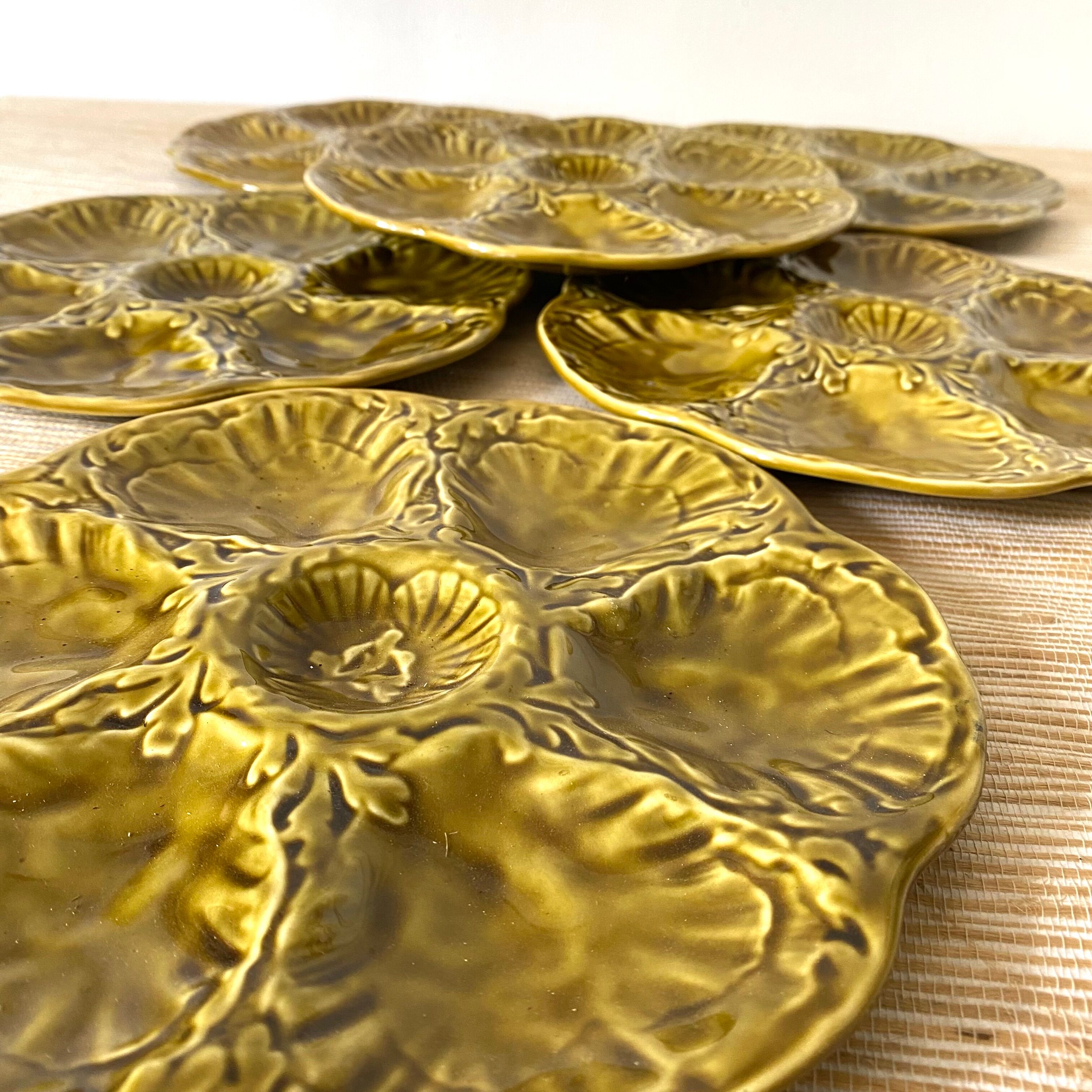 Oyster plates in slip, Gien ceramics