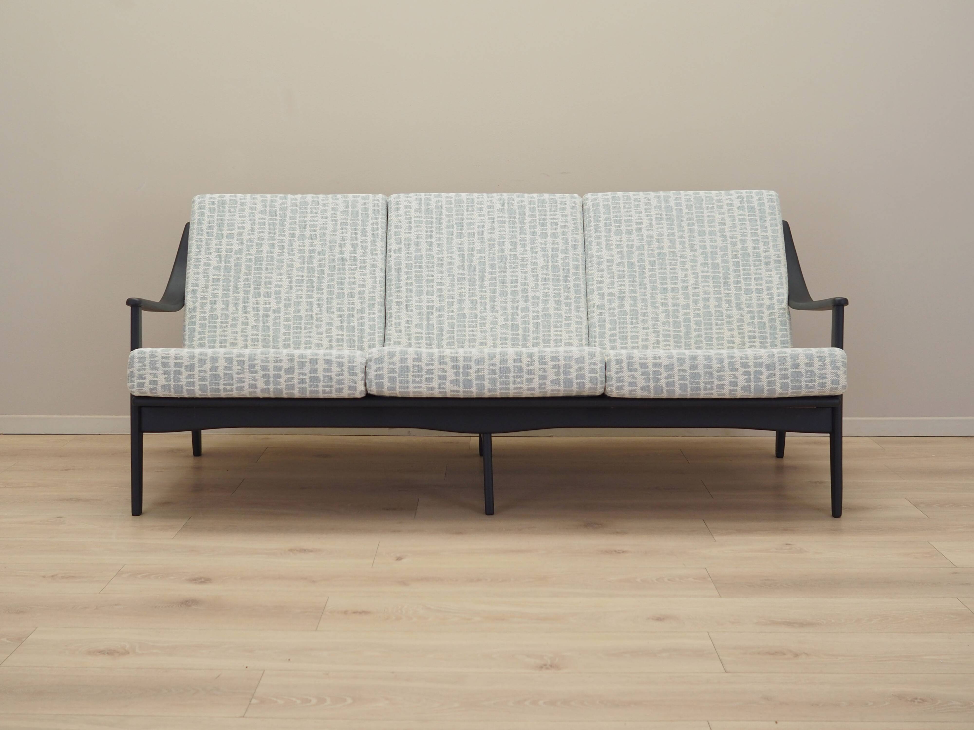 Canapé trois places, design danois, années 1960, production : Danemark
