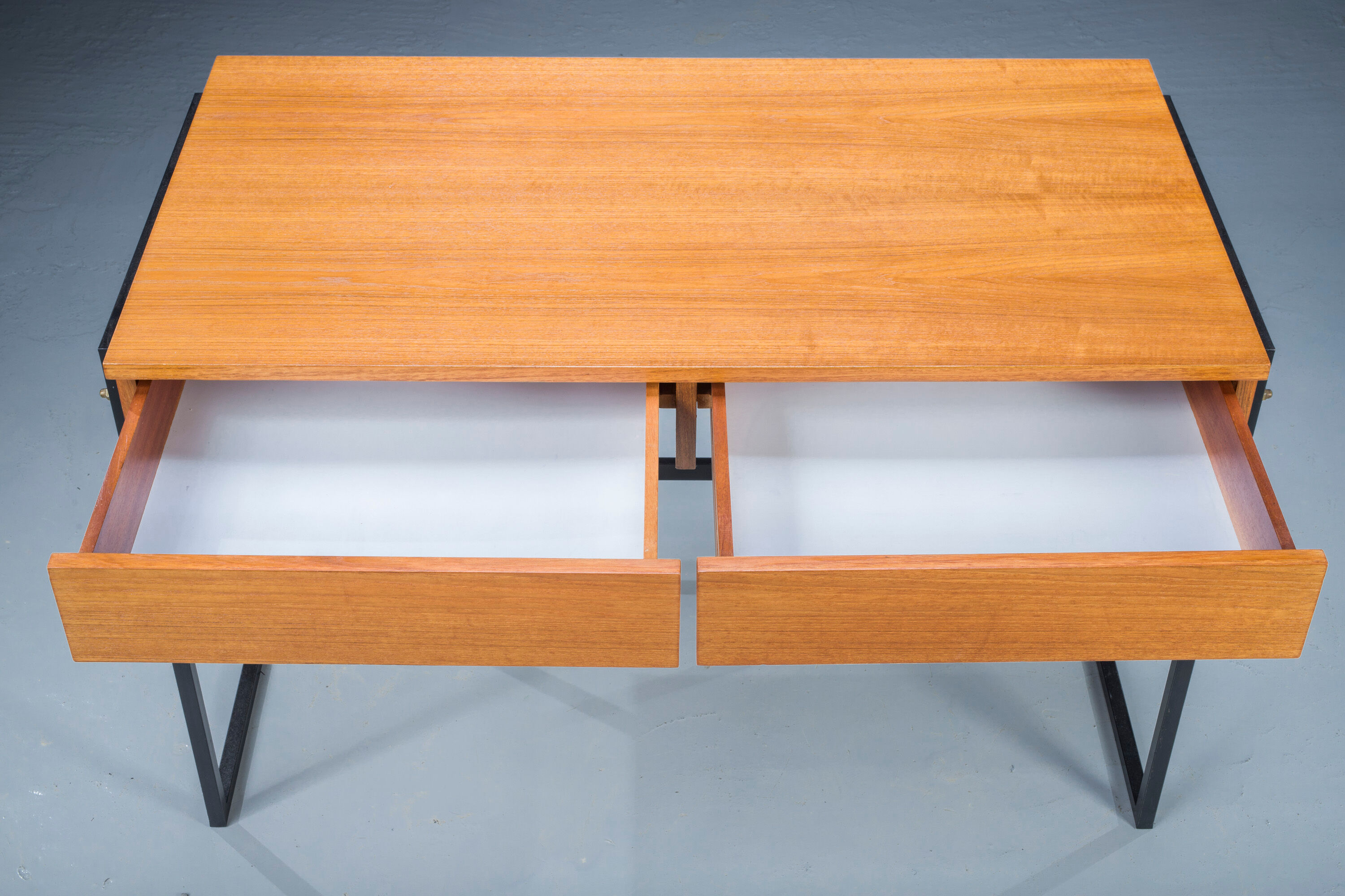 Bureau en teck du milieu du siècle, 1970
