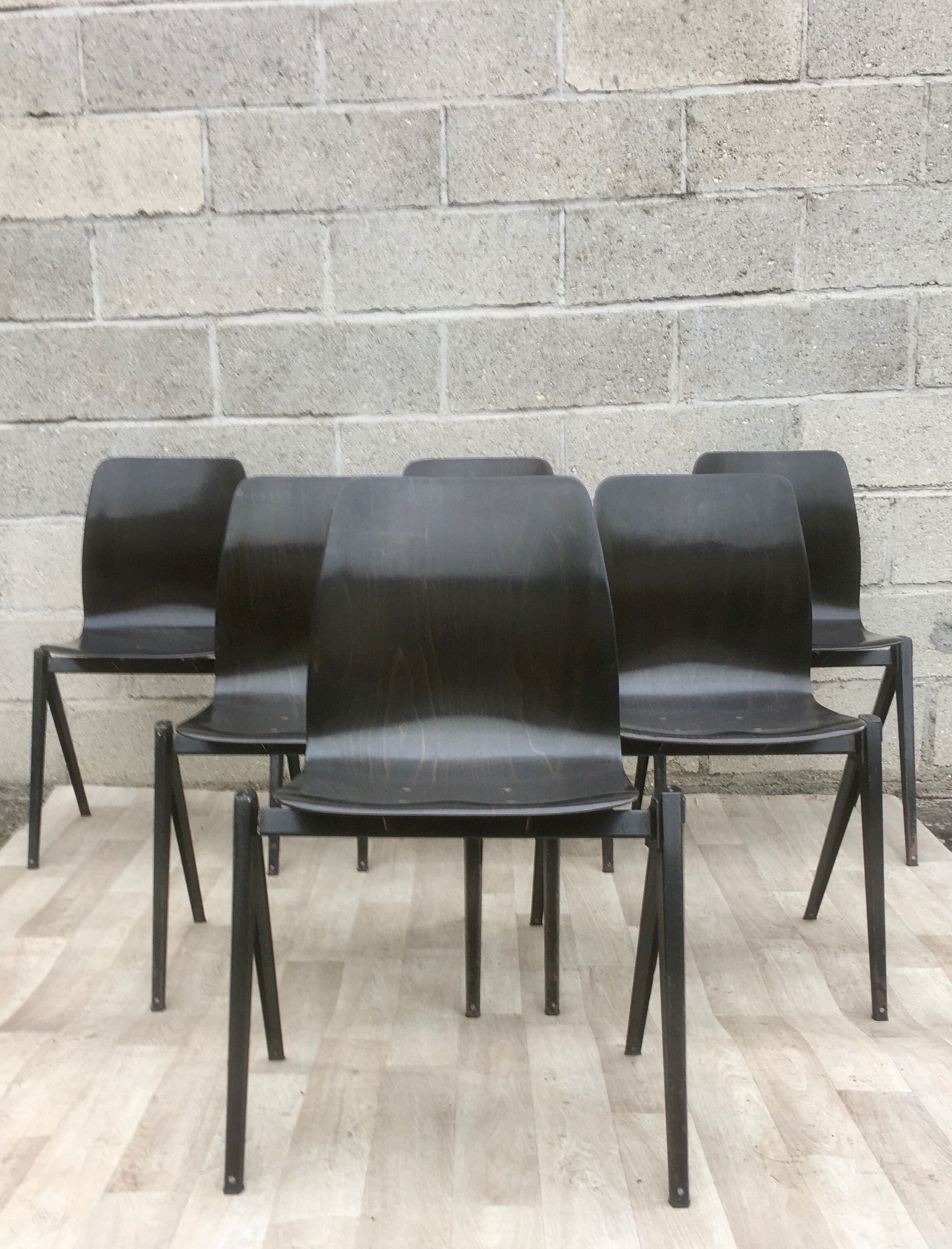 Set of 6 Dutch design and vintage chairs S22