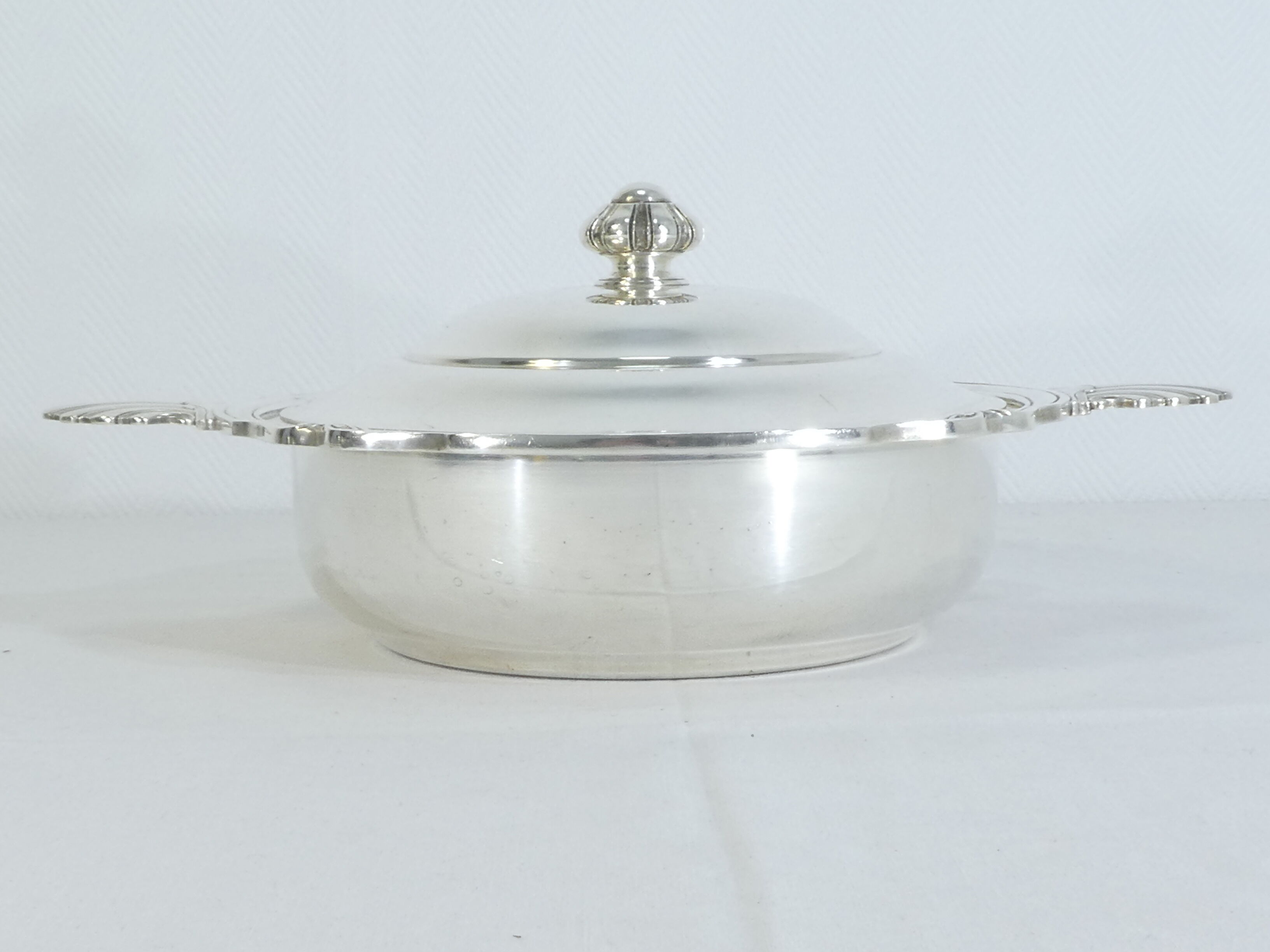Round silver metal vegetable, Victor Saglier