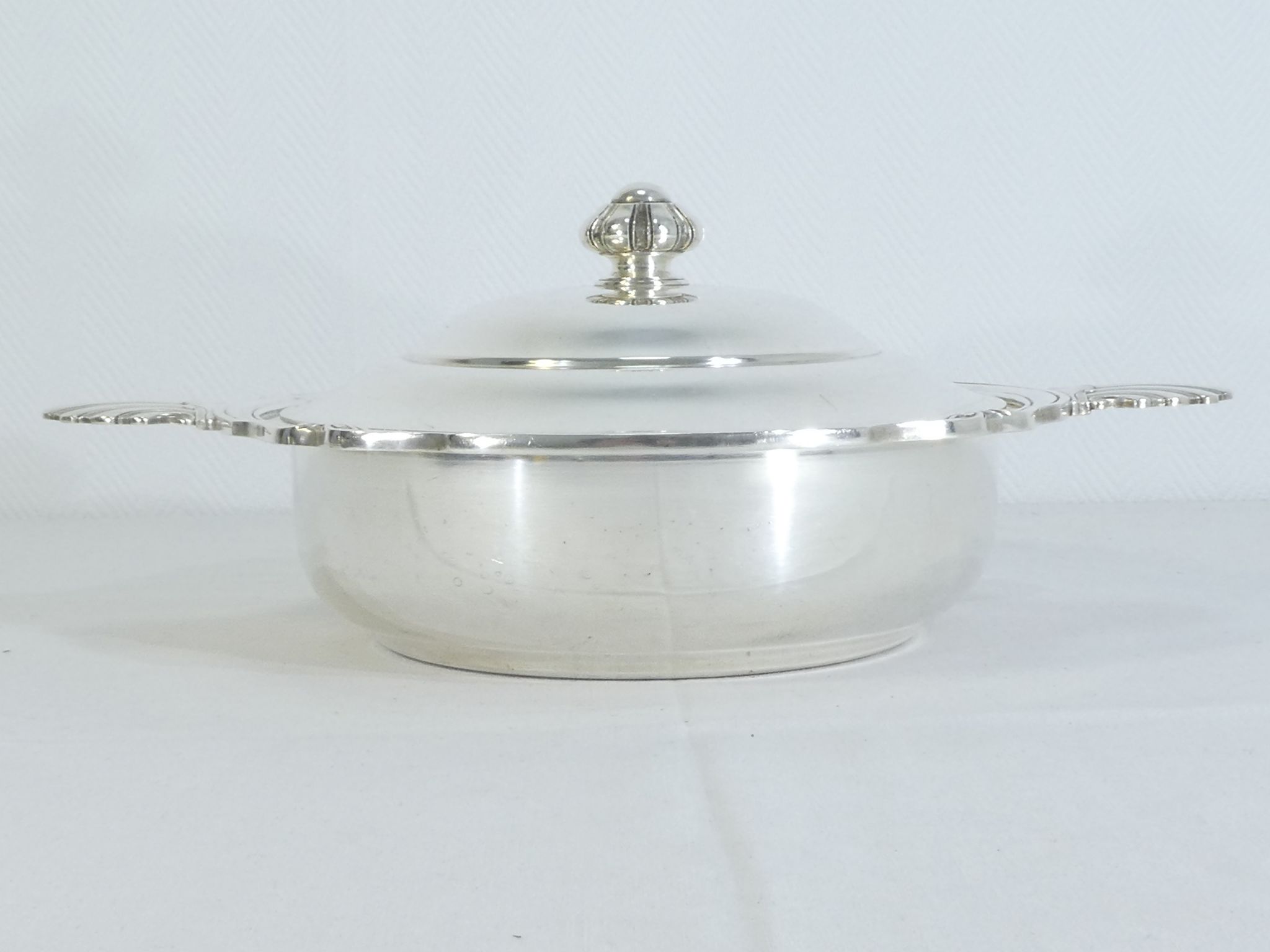 Round silver metal vegetable, Victor Saglier