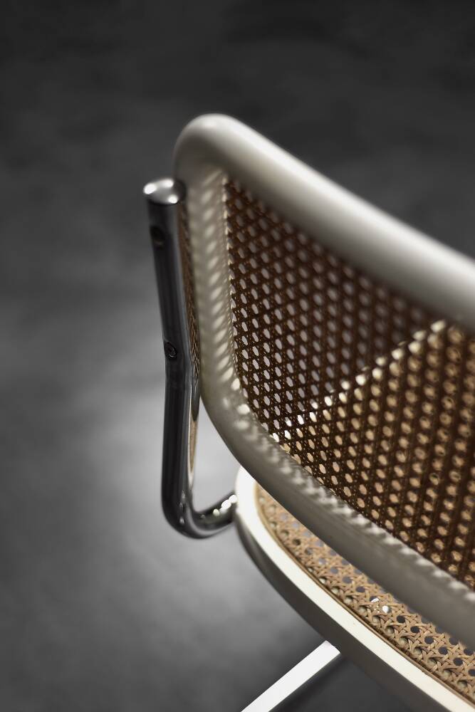 Set of 2 modern vintage Italian chairs in white wood and mid-century French wicker.