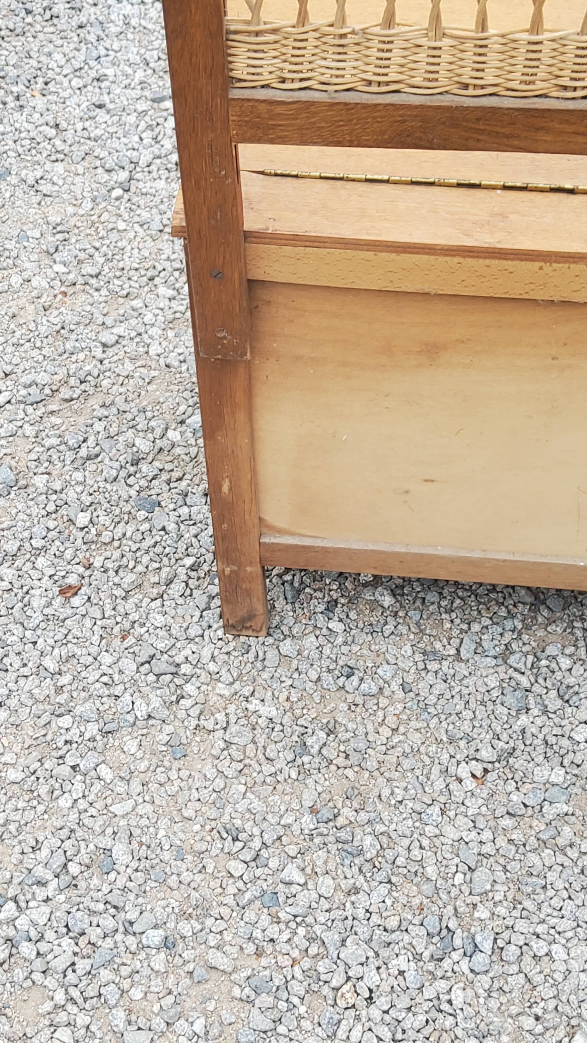 Vintage chest bench from the 50s in oak and rattan