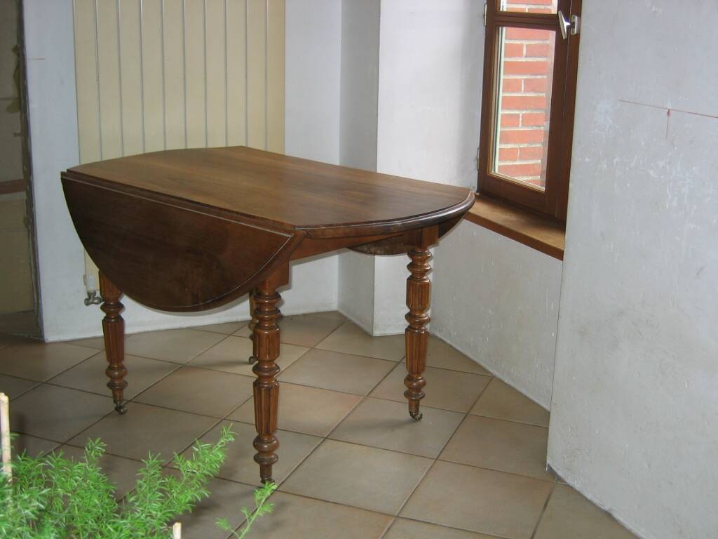 Table en noyer