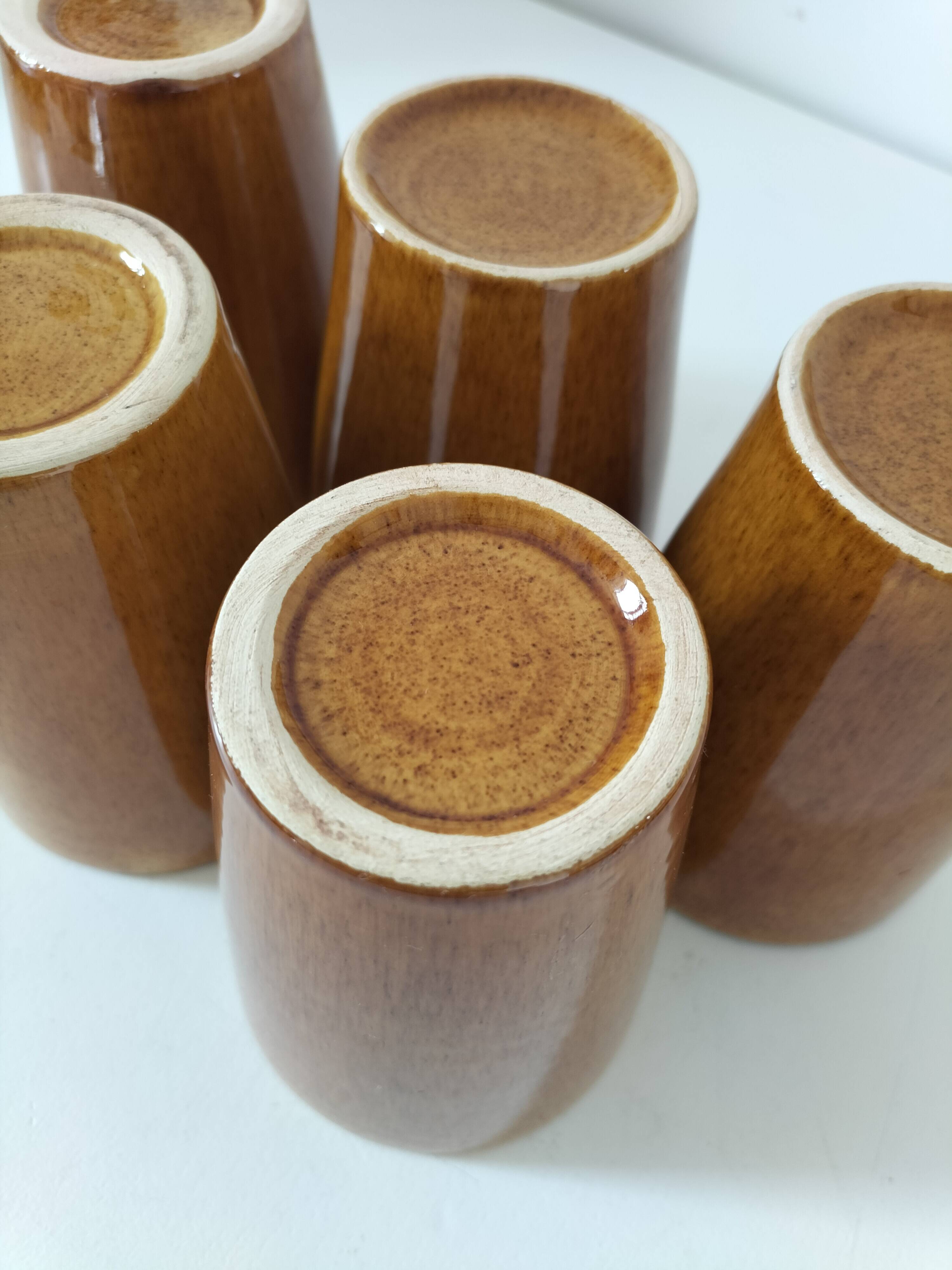 5 vintage caramel glazed stoneware cups, 70s crafts